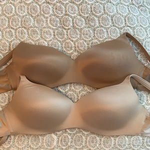 Two wireless bras with padding. 36C